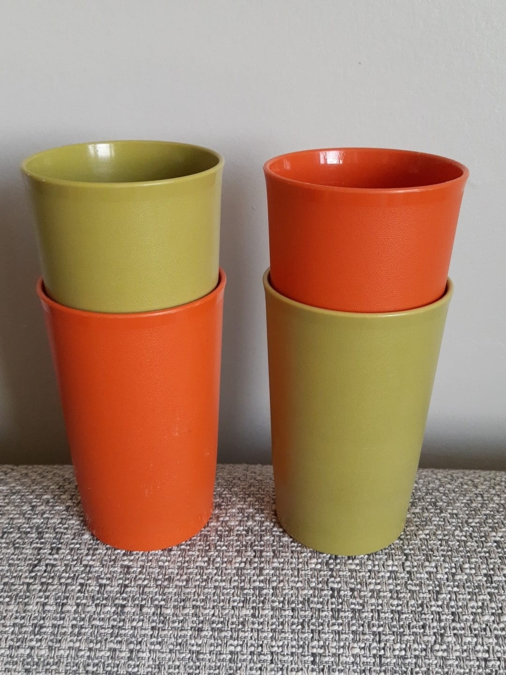 Set of 4 Retro Tupperware Tumblers in Olive Green and Orange